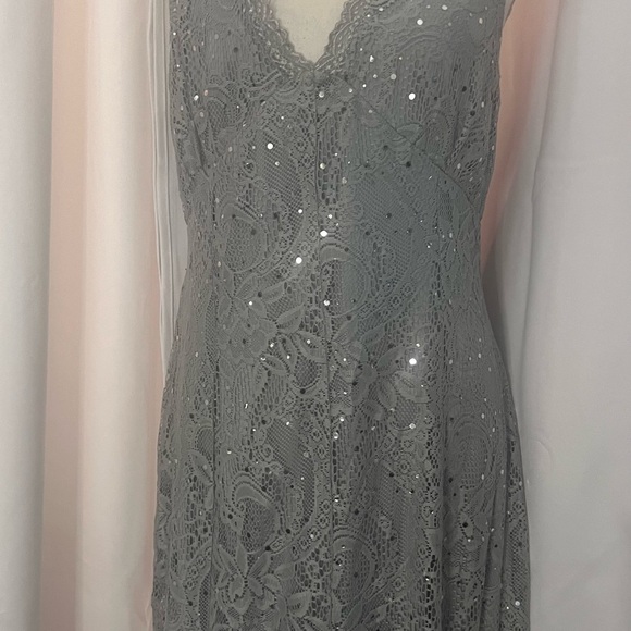 Candelite’s Shimmering Elegant Maxi Dress - Picture 6 of 9